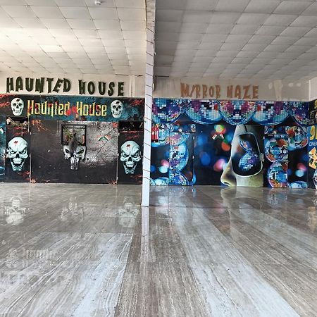 Hotel Krishna Fun Land Mathura Esterno foto