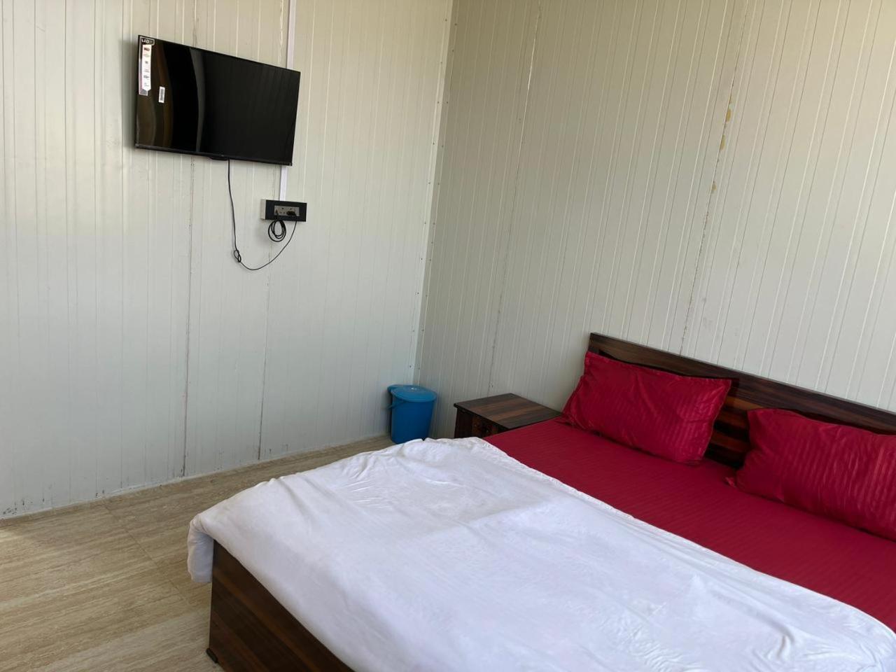Hotel Krishna Fun Land Mathura Esterno foto
