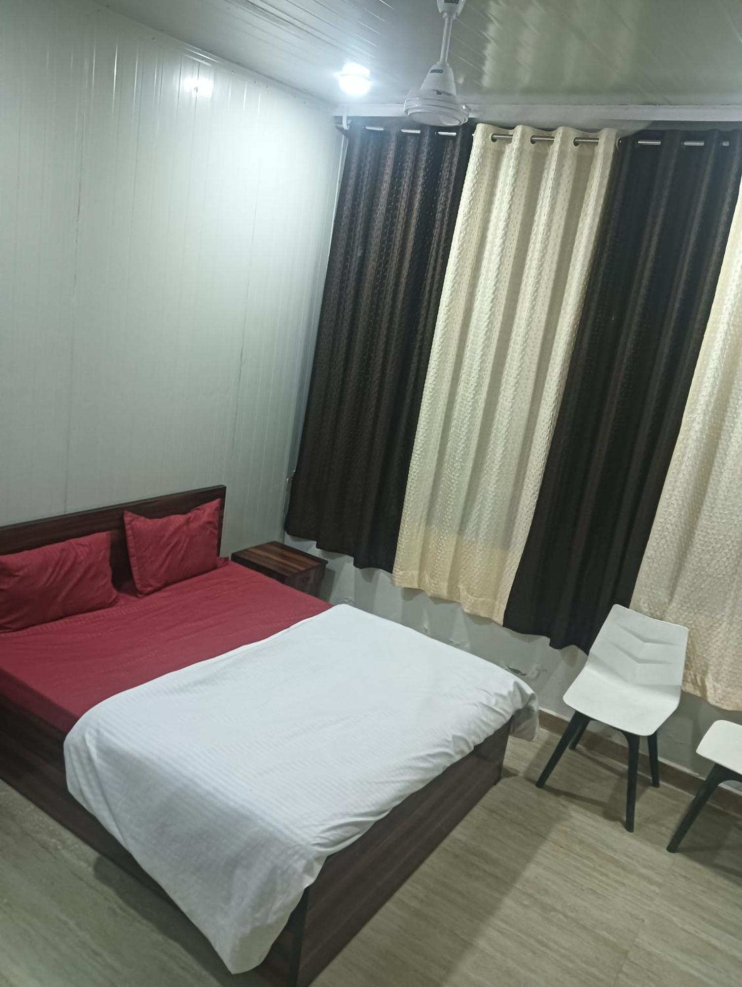 Hotel Krishna Fun Land Mathura Camera foto