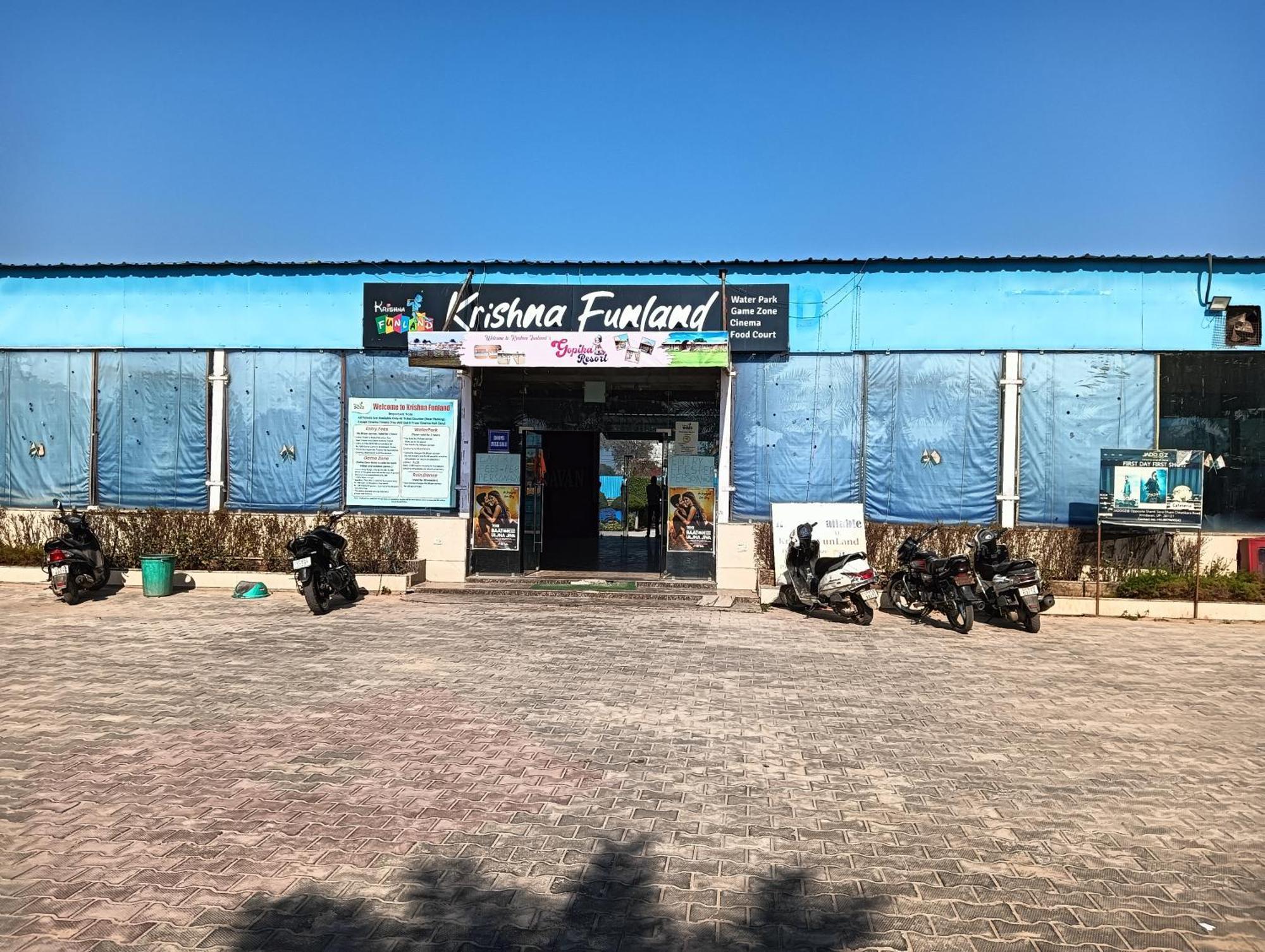 Hotel Krishna Fun Land Mathura Esterno foto